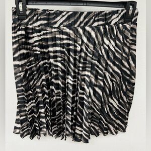 ZARA Zebra Print Pleated Skort Skirt Womens Size Medium Black and White